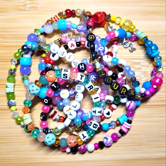 Bundle of any 10 Taylor Swift Friendship Bracelets - Picture 4 of 5